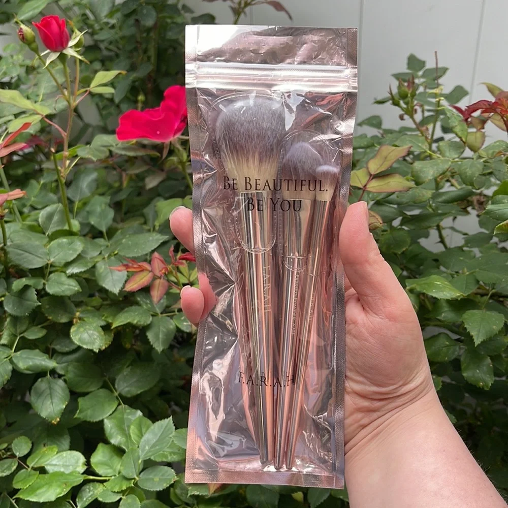 NWT F.A.R.A.H Makeup Brush Trio